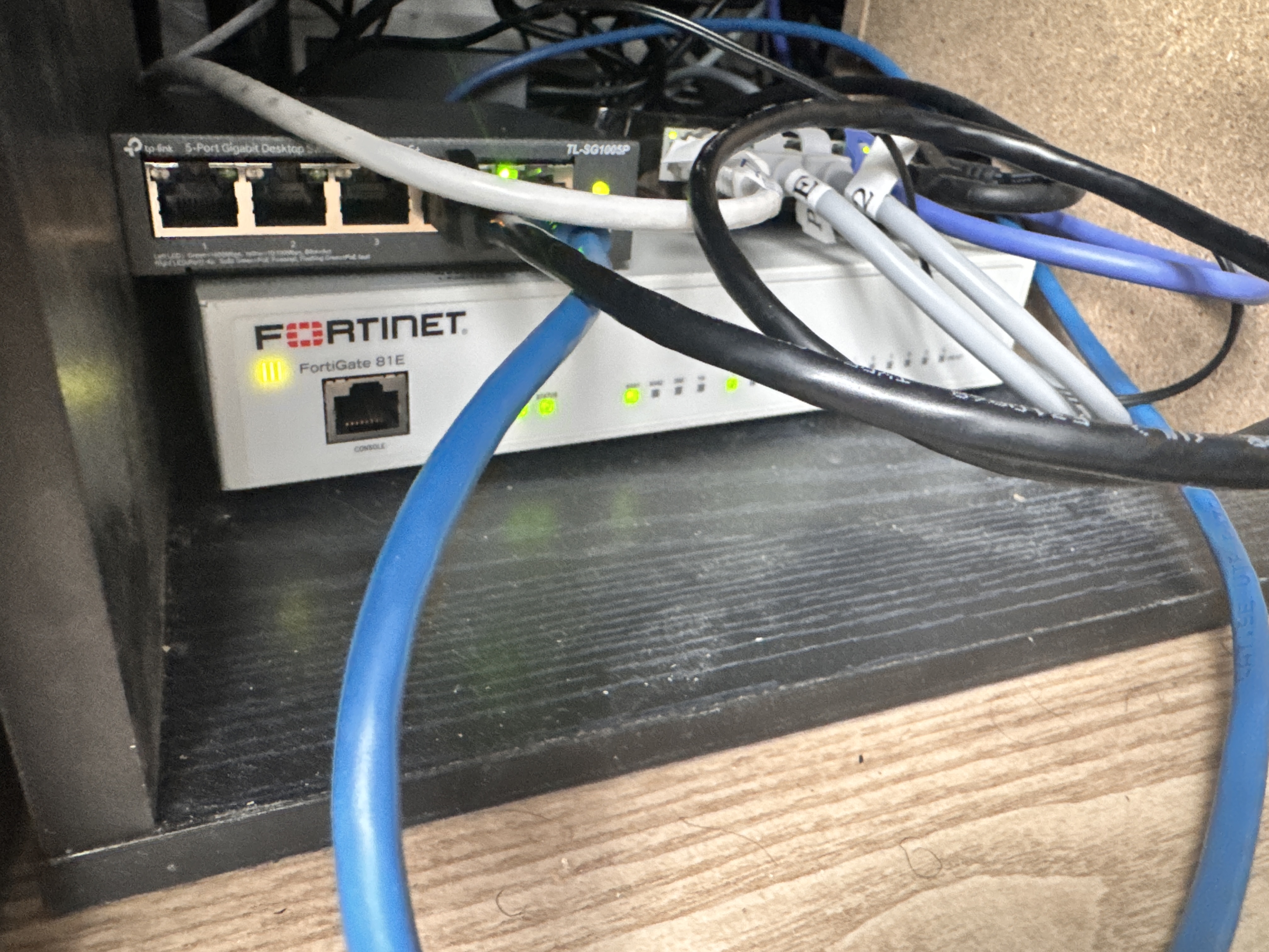My apartment homelab setup